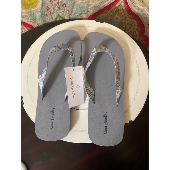 Vera Bradley Flip Flops NWT Size Medium - Picture 2 of 4